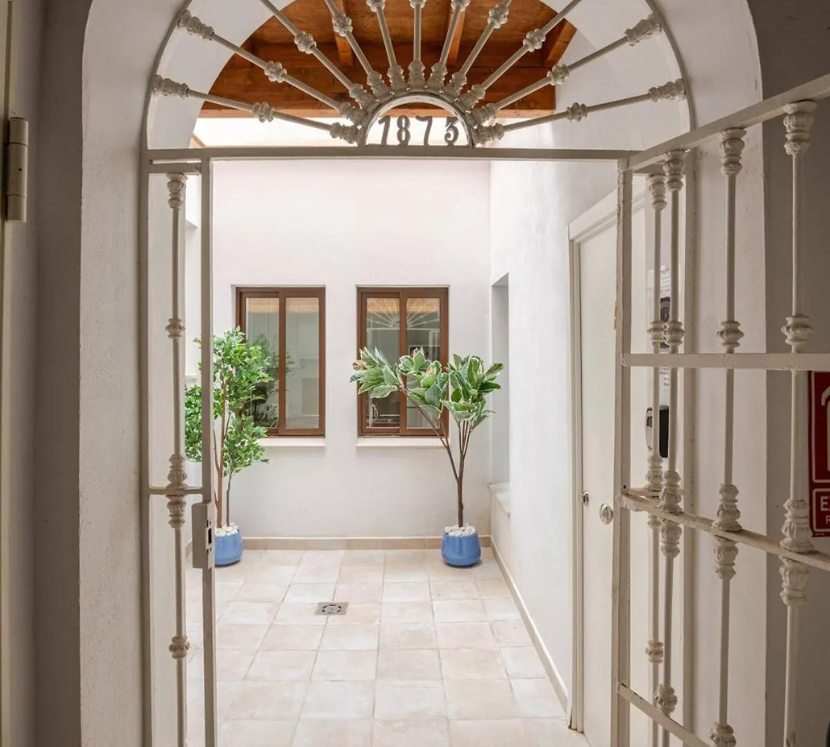 Apartment Beautiful Ground Floor Duplex In The Heart Of Seville Spain